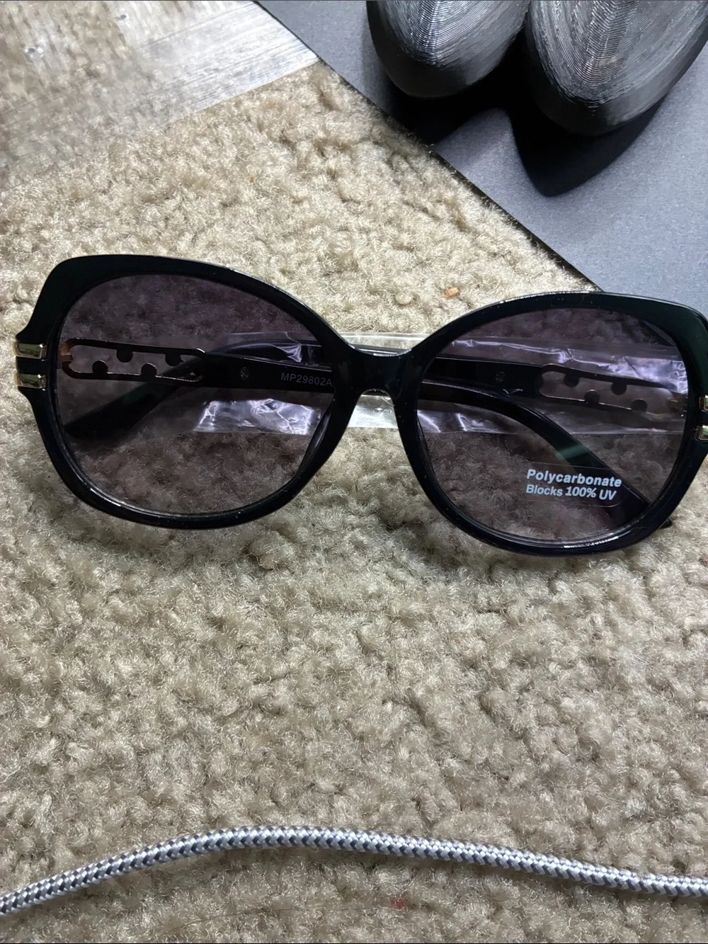 Classic Black Oversized Women's Sunglasses - Polycarbonate UV Protection